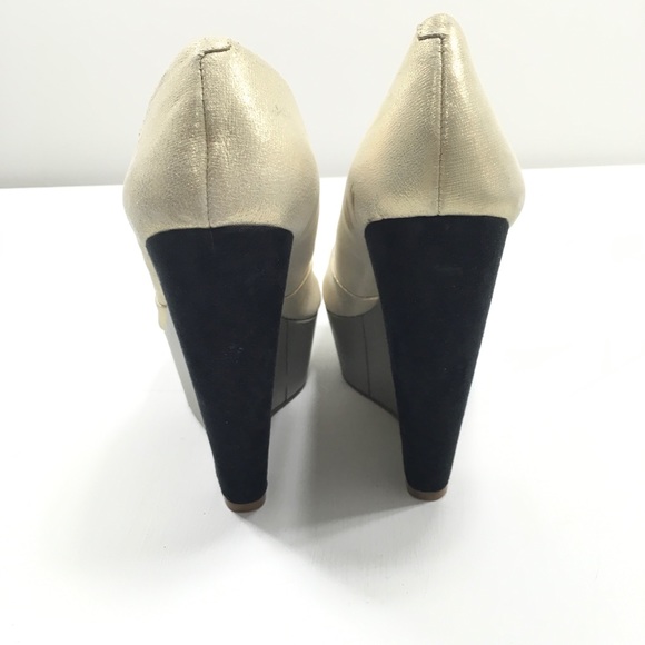 Jessica Simpson | Gold Black Color Block Wedges - Picture 6 of 7